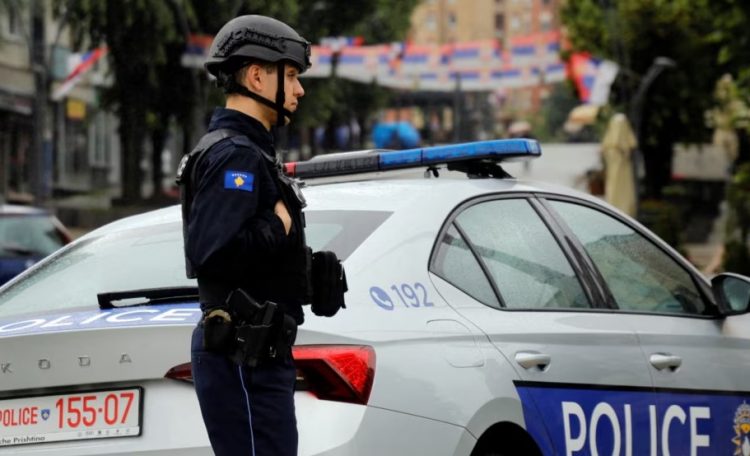 Incidenti në veri, Serbia lëshon fletë arresti për policin e Kosovës