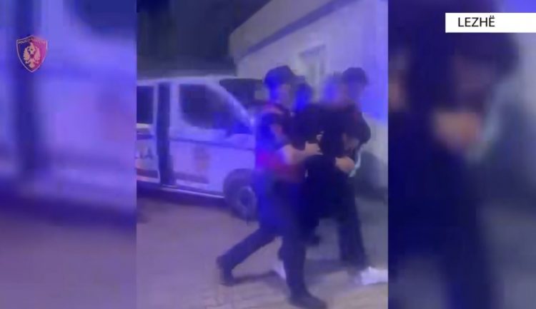 I shpallur në kërkim ndërkombëtar, arrestohet 28-vjeçari në Lezhë