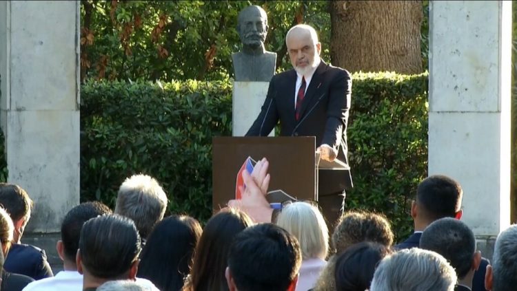 Rama për PD-në: Uturak madhështor i një 80-vjeçari, Jozefina u rikthye si një…