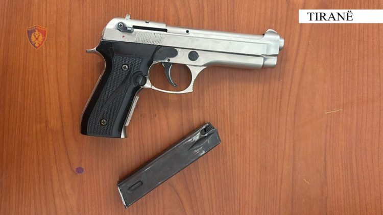 Lëvizte i armatosur me pistoletë pa leje,kapet në bulevardin “Zhan d’Ark” 18-vjeçari
