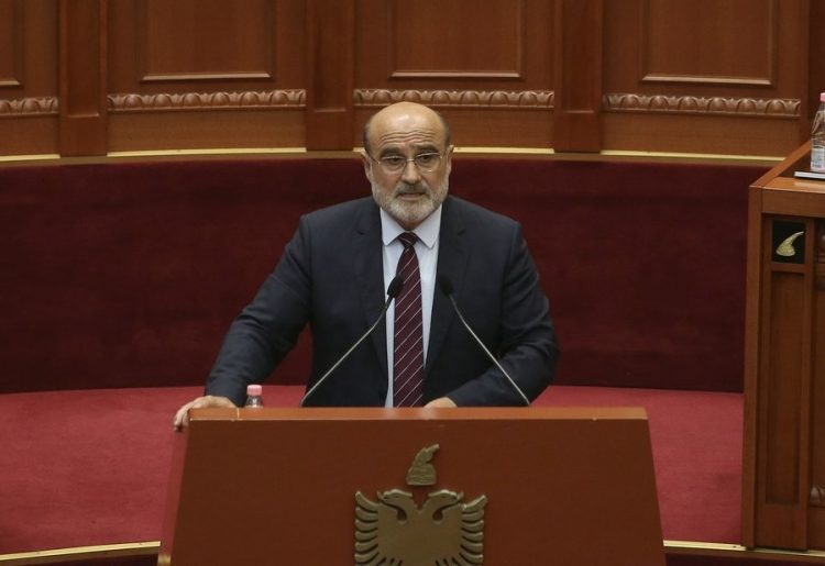 Kushtetuesja rrëzon kërkesën e PD për mandatin e deputetit socialist, Vullnet Sinaj