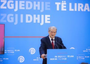 Kandidatët demokratë kërkojnë rinumërimin e votave/Berisha: S’i pengojmë si Edi Rama