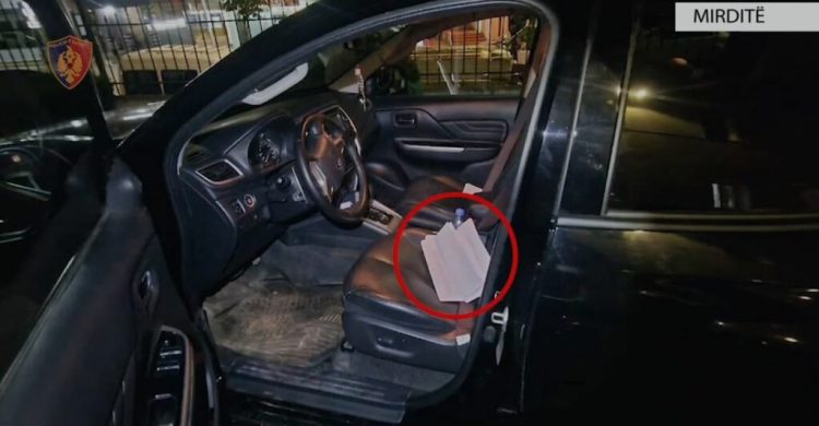 Mirditë/ U gjetën listë me emra votuesish në makinat e tyre, arrestohen dy persona