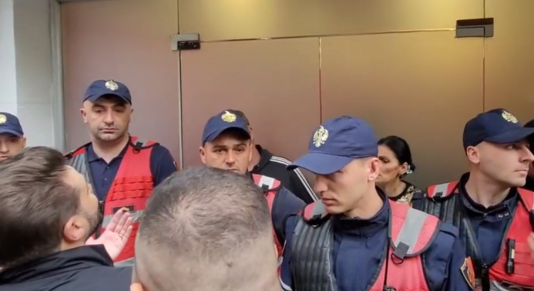 Përplasja në zyrën e Braçes, reagon policia:Nuk u gjetën materiale të kundraligjshme