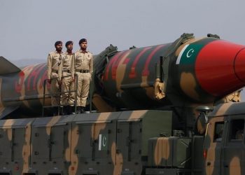 Konflikti me Indinë/ Shefi i Mbrojtjes i Pakistanit: Mund të nisë lufta bërthamore
