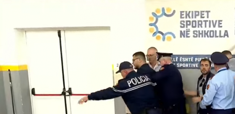 Shpallja e pavlefshme e votave të “Mundësisë”,tensionohet situata te ‘Sami Frashëri’