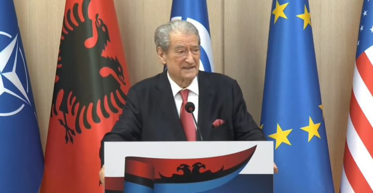 Tirana pret Samitin e Komunitetit Politik Europian/ Berisha: Në protestë më 16 maj!