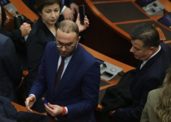 Çfarë do të ndodhë në parlament? Bardhi u dërgon mesazh deputetëve: Nesër do të…