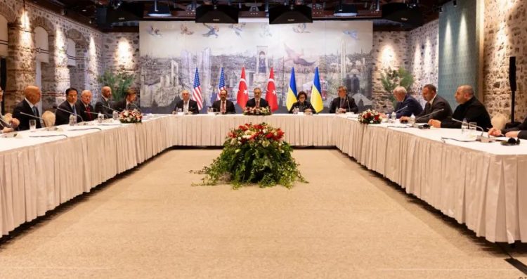 Dështimi i bisedimeve në Stamboll/ Armëpushimi në Ukrainë nuk duket në horizont