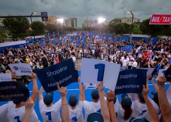 Nis takimi i fundit i PD-së, Berisha krah LaCivitës