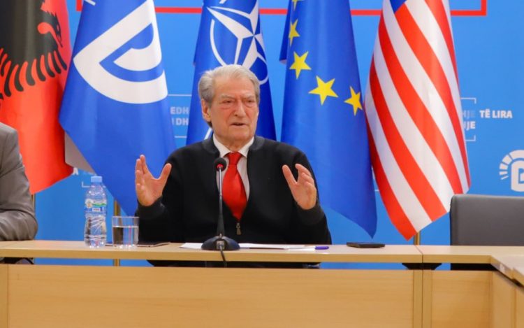 Berisha ‘porosi’ drejtuesve politikë: Dokumentoni grabitjen e votës!