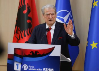Protesta në ditën e samitit/Berisha: Miqtë që vijnë, të dëgjojnë zërin e popullit