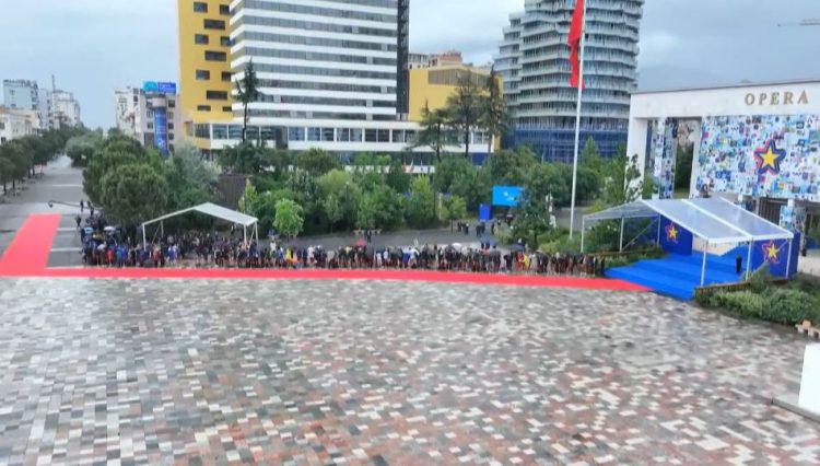 Tirana në sytë e gazetarëve të Europës
