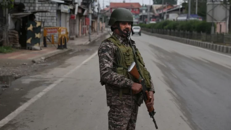 Raportohen sulme me dronë, çfarë ndodhi me armëpushimin mes Indisë dhe Pakistanit?