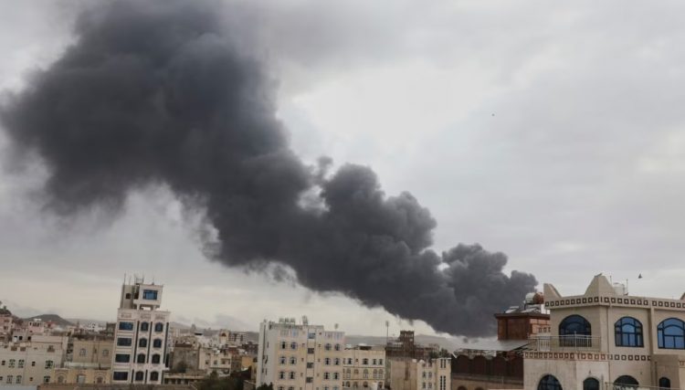 Ushtria izraelite u bën thirrje njerëzve të largohen nga zonat afër aeroportit Sana