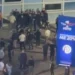 VIDEO/Grushte dhe shqelma, sherr masiv në takimin e Berishës në Elbasan