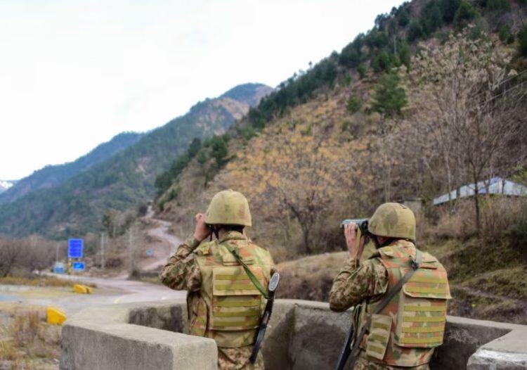 Tensionet me Indinë/ Pakistani banorëve të Kashmirit: Siguroni ushqime për 2 muaj