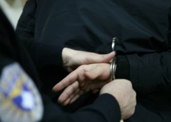 Kosovë/ 11 të arrestuar për ndihmë të kandidatëve për pajisje me patentë shoferë