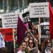Kosovë/ Punëtorët protestojnë për të drejtat e tyre, kërkojnë rritjen e pagave