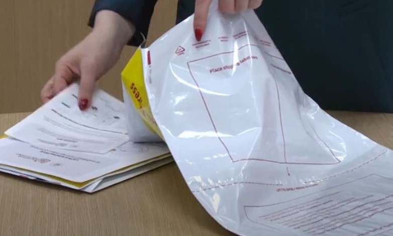 Votat nga Greqia  PD KQZ  Persona të lidhur me PS mund të kenë grumbulluar zarfet