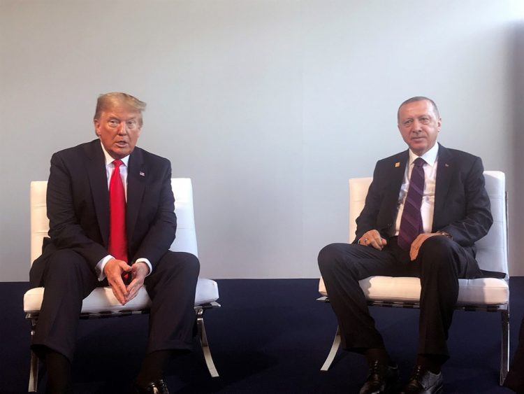 Trump telefonatë me Erdogan: Mezi pres t’i japim fund luftës qesharake Rusi-Ukrainë!