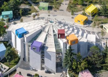 Bloomberg: Piramida e Tiranës përfaqëson një Shqipëri në ndryshim