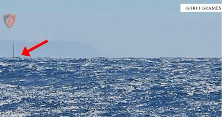 Anija pëson defekt në det të hapur, shpëtohen dy shtetas të huaj në Gjirin e Gramës