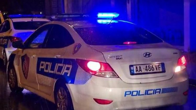 Kukës/ Efektivi i policisë konfliktohet fizikisht me disa persona
