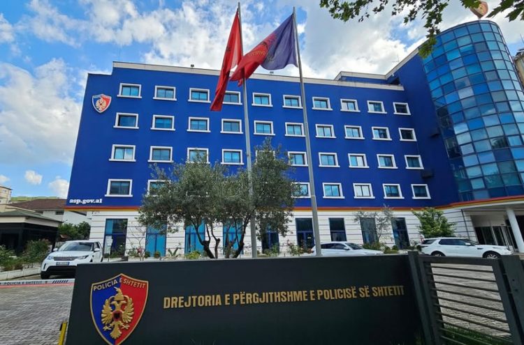 “Të djegim makinën e policisë”/ Thirrje në TikTok për akte dhune, pranga 24-vjeçarit