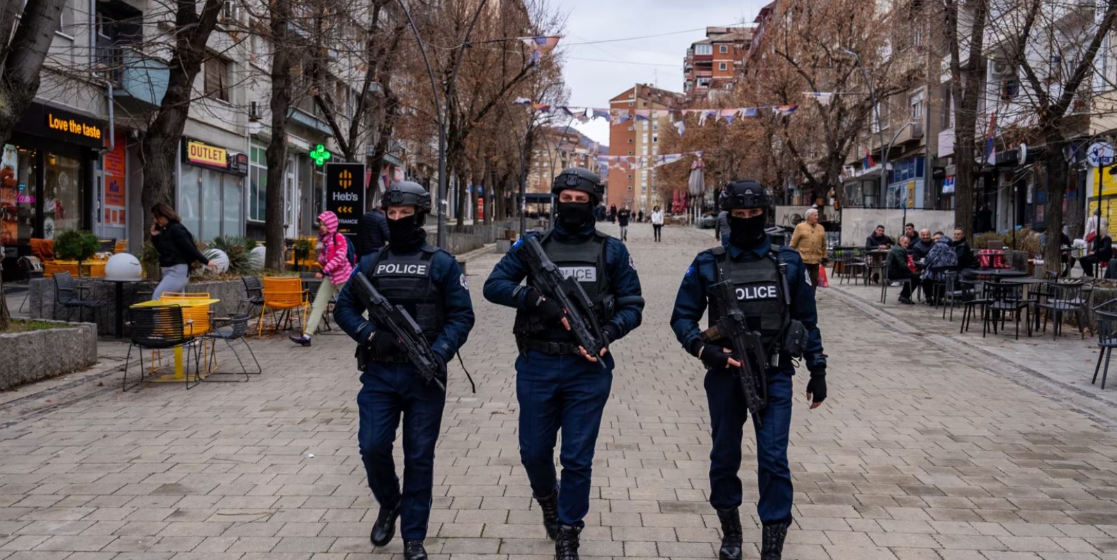 Kosovë Policia nis hetim ndaj zyrtarit  por mohon ushtrimin e dhunës ndaj maturantit