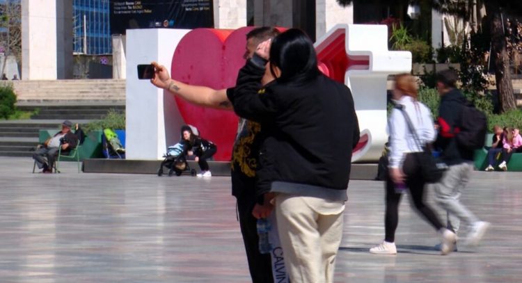 Turistët mbushin Shqipërinë që në pranverë