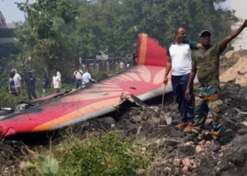 Rrëzimi i avionit, si i mbijetoi përplasjes së avionit pasagjeri në vendin “11-A”