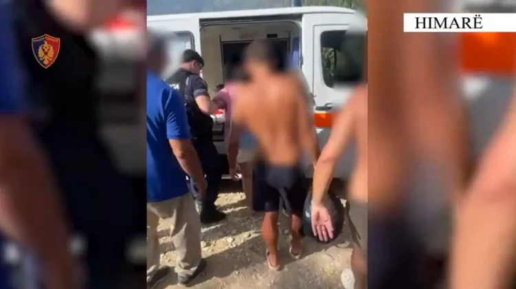Pushuesit dhe policia shpëtojnë turisten spanjolle, u rrëzua në plazhin e Filikurit