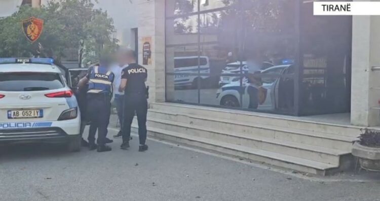 Astir/Ushtroi dhunë ndaj ish-bashkëshortes dhe familjarëve të saj,pranga 39-vjeçarit