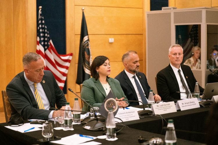 Ekspertët ndërkombëtarë mblidhen në Tiranë: Al po keqpërdoret nga shtetet armiqësore