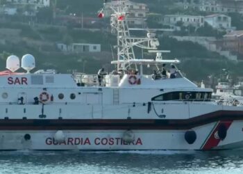 Mbërrin në Shëngjin anija me 15 emigrantë nga Italia