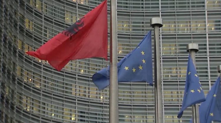 Shqipëria gati për të çelur negociatat, letra e Bashkimit Europian