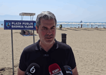 Çadra e shezlonge falas në Vlorë, Dredha: Sfidë këtë sezon, pastërtia e ujit