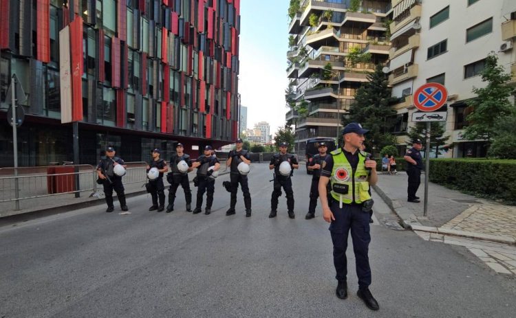 ‘Shqipëri-Serbi’/ FSHF-policisë: Puna juaj garantoi zhvillimin e sigurt të eventit