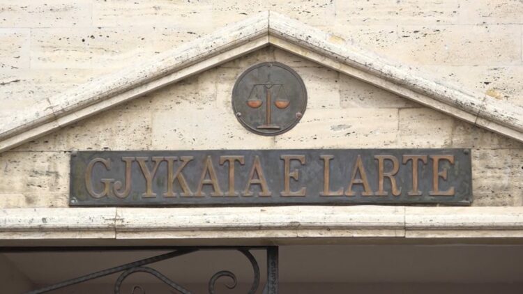 Gjykata e Lartë rrëzon rekursin e Ajola Xoxës dhe nënës së saj