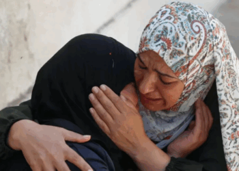 Forcat izraelite vrasin 12 persona, po prisnin ndihma në Gaza