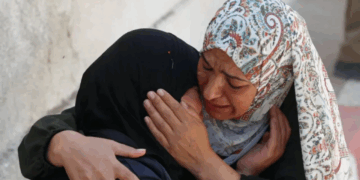 Forcat izraelite vrasin 12 persona, po prisnin ndihma në Gaza