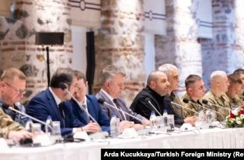 Ukraina dhe Rusia zhvillojnë bisedime në Stamboll me gjithë intensifikimin e sulmeve