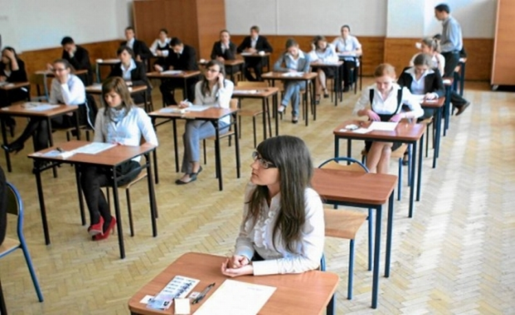 27 mijë maturantë i nënshtrohen provimit të Gjuhës së Huaj