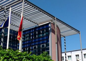 “Më shkarkoi tre herë me postë”, dëshmon në GJKKO paditësi i Bardh Spahisë