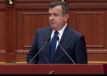 Balla-opozitës: Mbylleni Berishën në shtëpi se turpëroi familjen!
