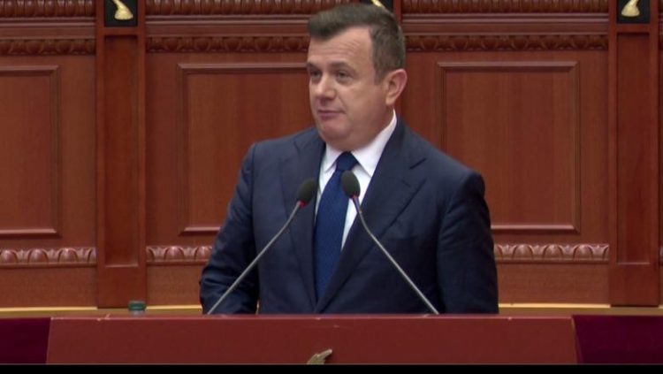 Balla-opozitës: Mbylleni Berishën në shtëpi se turpëroi familjen!