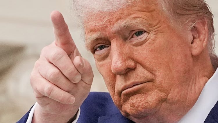 “Dosjet Epstein”: Çfarë janë ato dhe pse mund ta fusin Trumpin në telashe