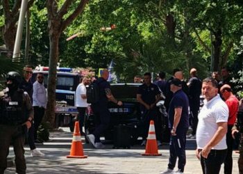 Nën masa të rrepta sigurie, kombëtarja e Serbisë mbërrin në Shqipëri