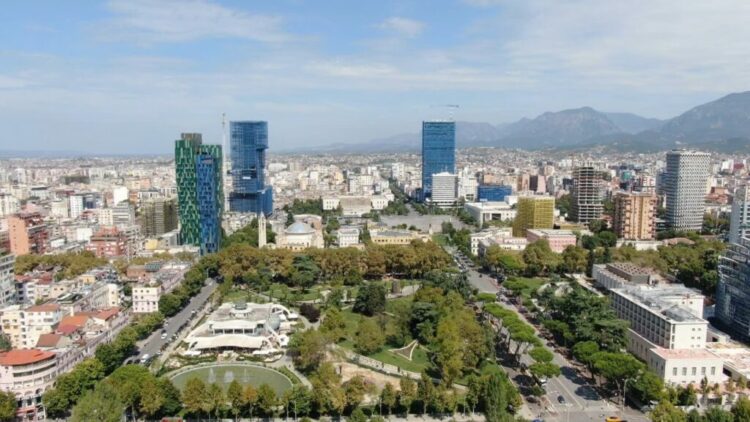 Sezoni veror 2025, kufizohet qarkullimi i mjeteve të rënda